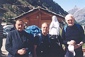 Don Giacomo Torasso, monsignor Arrigo Miglio (vescovo di Ivrea) e monsignor Giuseppe Anfossi (vescovo di Aosta)