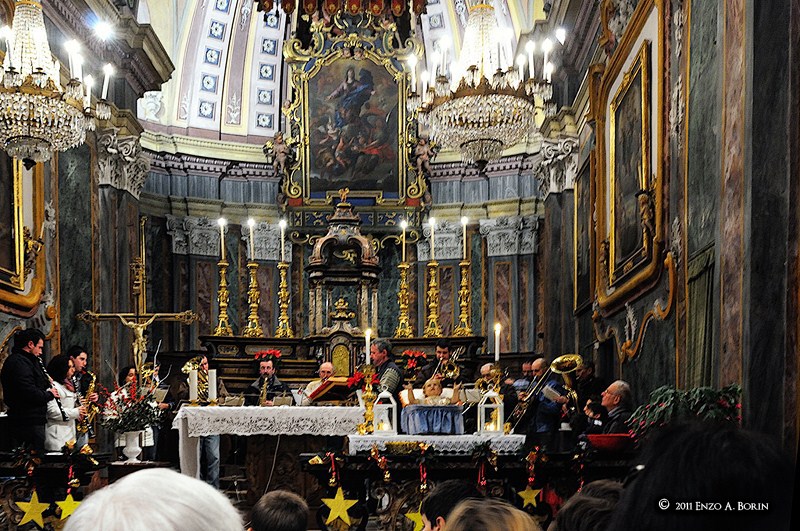 Al termine della cerimonia, un omaggio della Filarmonica Quassolo 1848