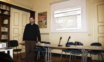 SI SCOPRE VATICANINSIDERLASTAMPA.IT CON IL REDATTORE LUCA ROLANDI – MARCHETTI Simone