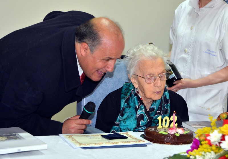 Angela Volpiano 102 anni e Taisir Mahagna, Villanova d'Asti