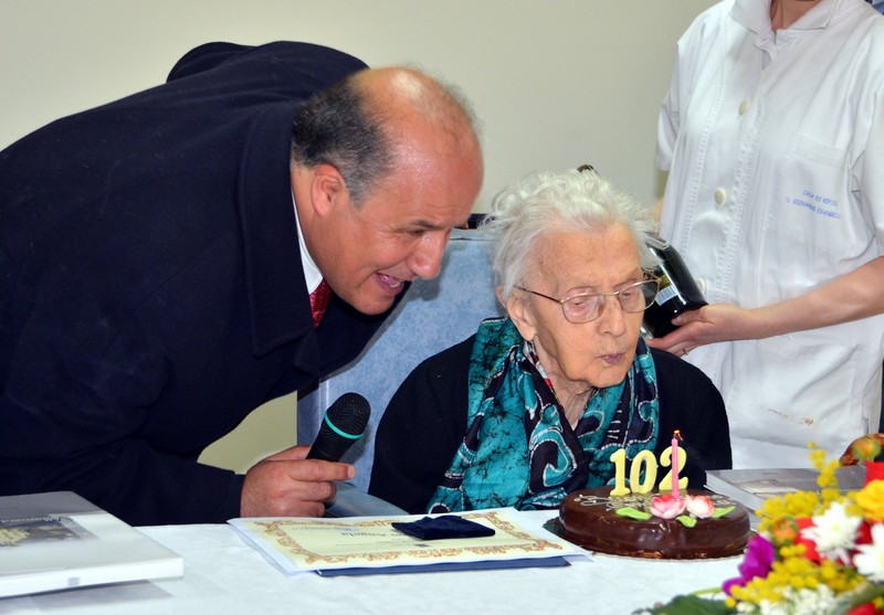 Angela Volpiano 102 anni e Taisir Mahagna, Villanova d'Asti