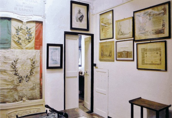 FINO A 9 APRILE LA MOSTRA  DI MARIO CRESCI  SULLE SOCIETA’ DI MUTUO SOCCORSO–ANNALORO Giada