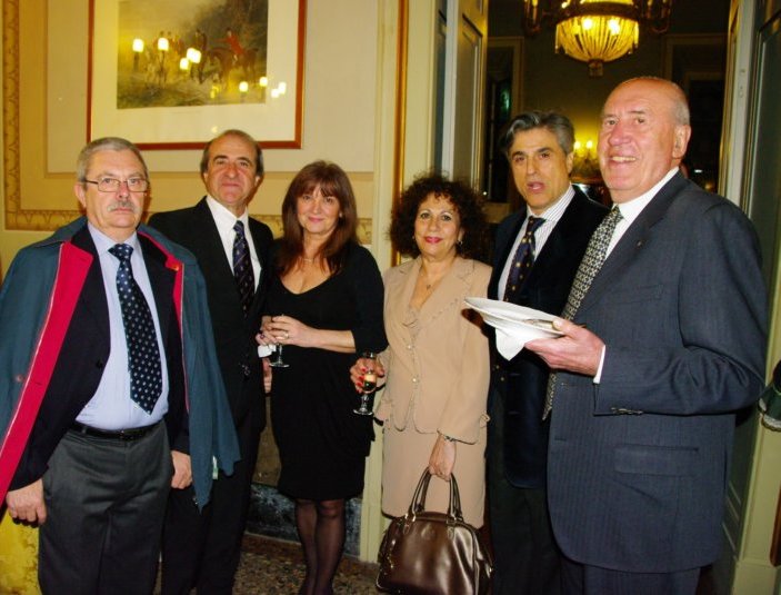 A destra il presidente del Friday Club Alberto Sandoli