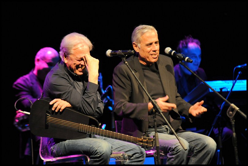 TEO TEOCOLI E MARIO LAVEZZI AL TEATRO NUOVO DI MILANO PER AIUTARE “PROGETTO ITACA”-BRUNA ROSCO Principia