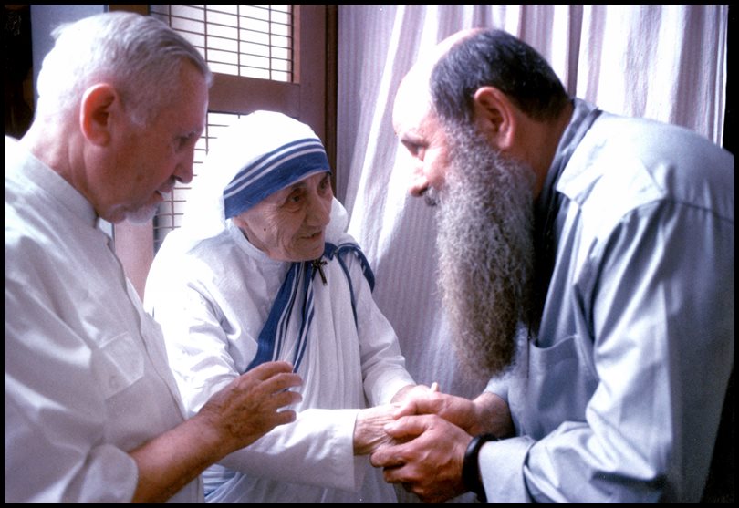 1990 Madre Teresa accoglie Giuseppe Trappo