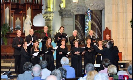 UN CORO CHE CANTA CON IL CUORE-FERRARO Gianni