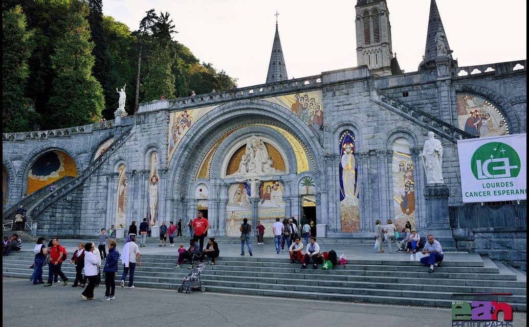 APPUNTAMENTO A LOURDES-Maura MAFFEI