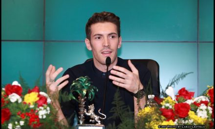 GIOVANNI CACCAMO INCANTA CON LA SUA GRANDE VOCE-Martina BIANCO