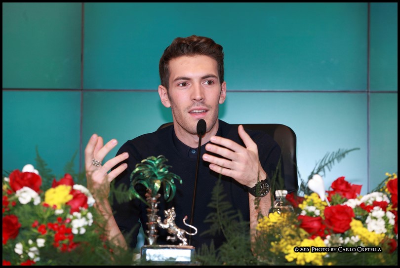 GIOVANNI CACCAMO INCANTA CON LA SUA GRANDE VOCE-Martina BIANCO