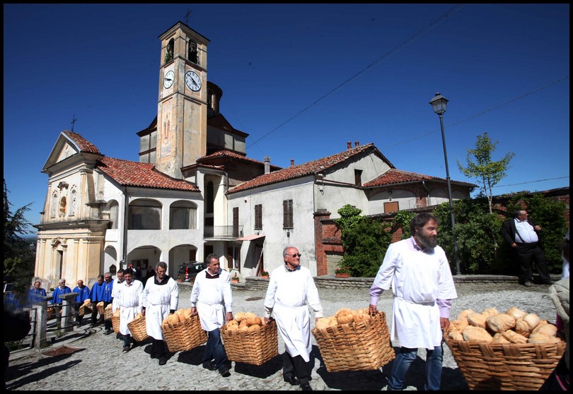 DOMENICA 19 APRILE A BELVEDERE LANGHE-Debora SCHELLINO