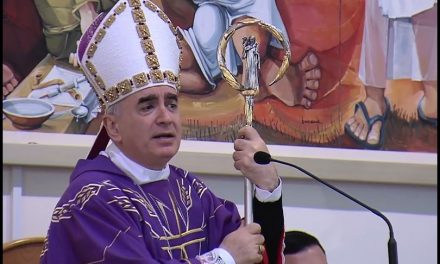 MONSIGNOR ANTONIO STAGLIANÓ  IN-CANTA I FEDELI-Tiziana BETTINELLI