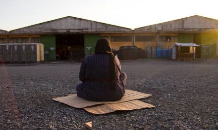 “LA LUNA DI VASILIKA” & “PRODUZIONE LENTA” PER I RIFUGIATI GRECI- Agata ALLERUZZO