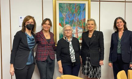 LA BAMBINA CHE NON SAPEVA ODIARE